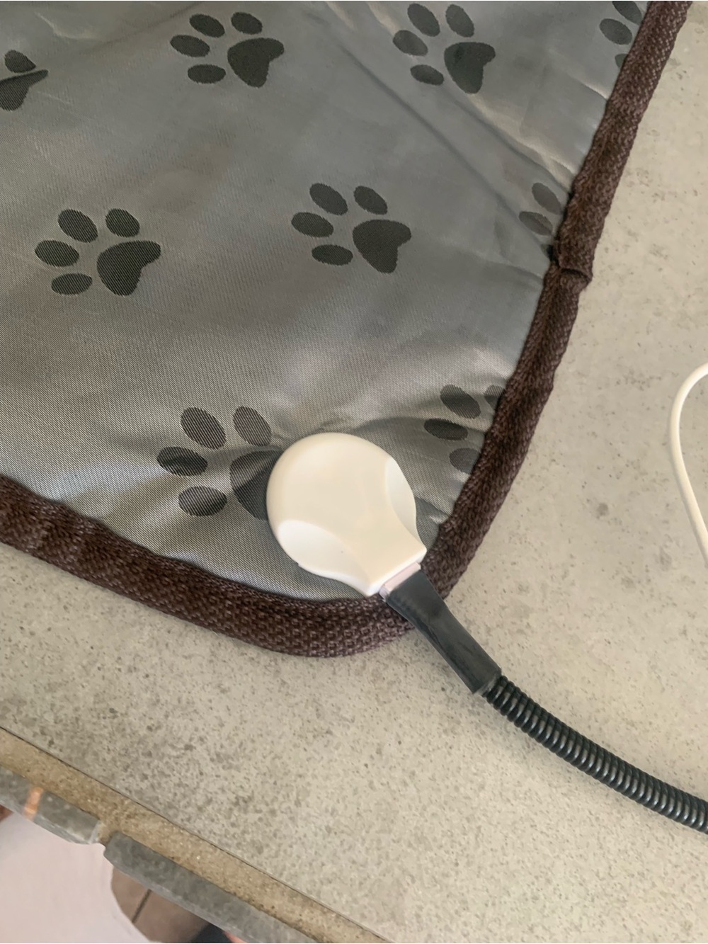 Pet Heating Pad with Paw Print Design - Gra - Picture 11 of 15
